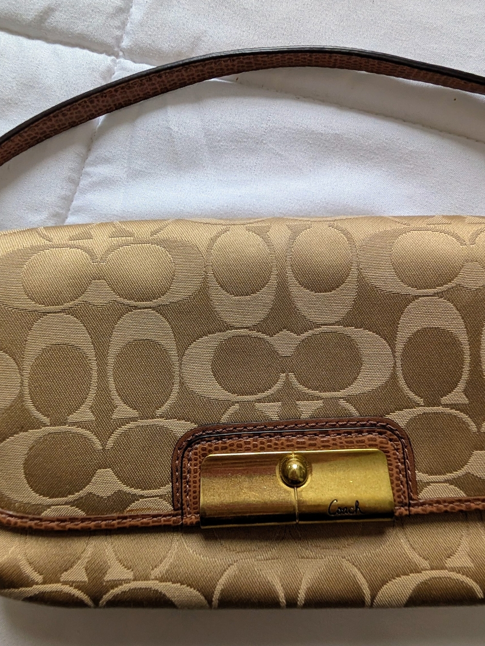 Coach Tan Signature Jacquard Wristlet with Gold Hardware/COA - Picture 4 of 12